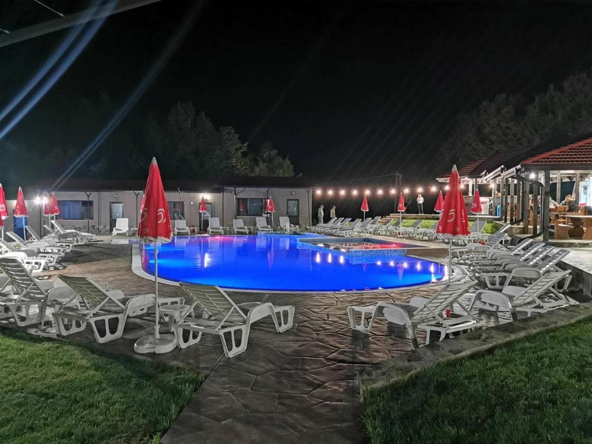 Хотелски Комплекс Саня Apriltsi  Extérieur photo