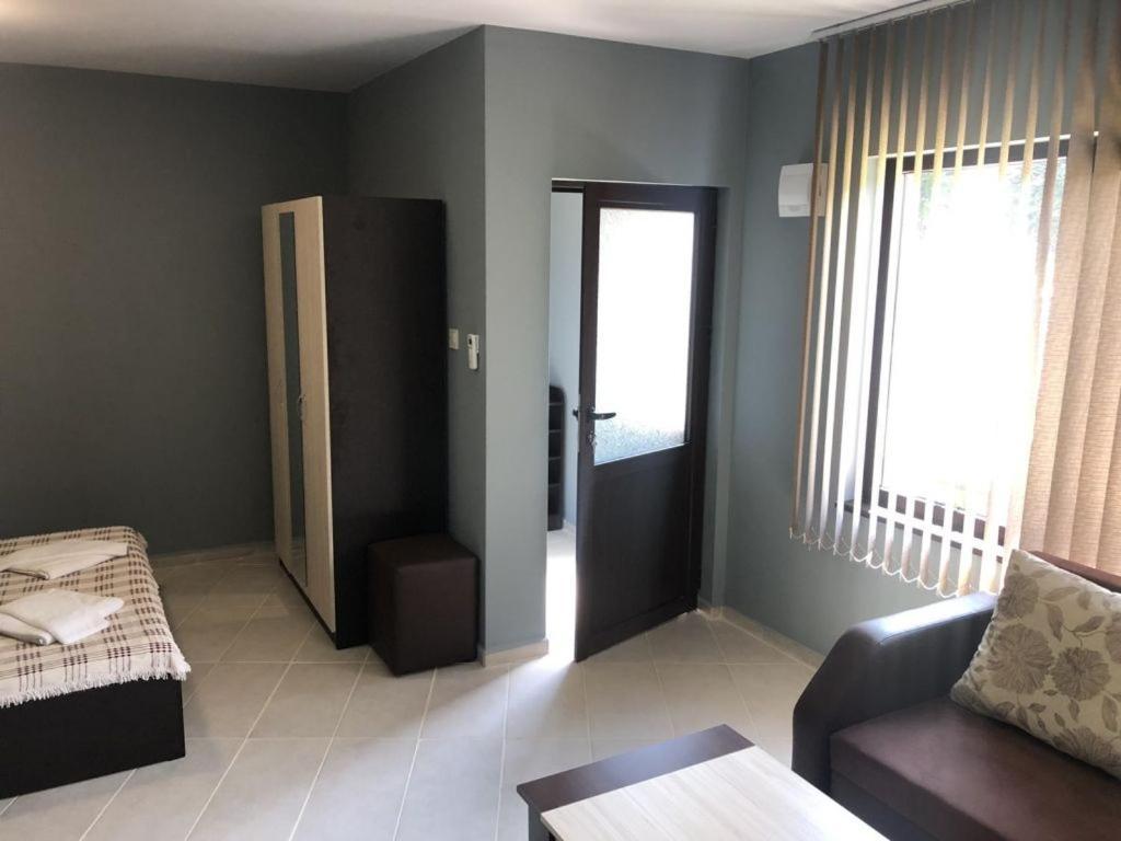 Хотелски Комплекс Саня Apriltsi  Extérieur photo
