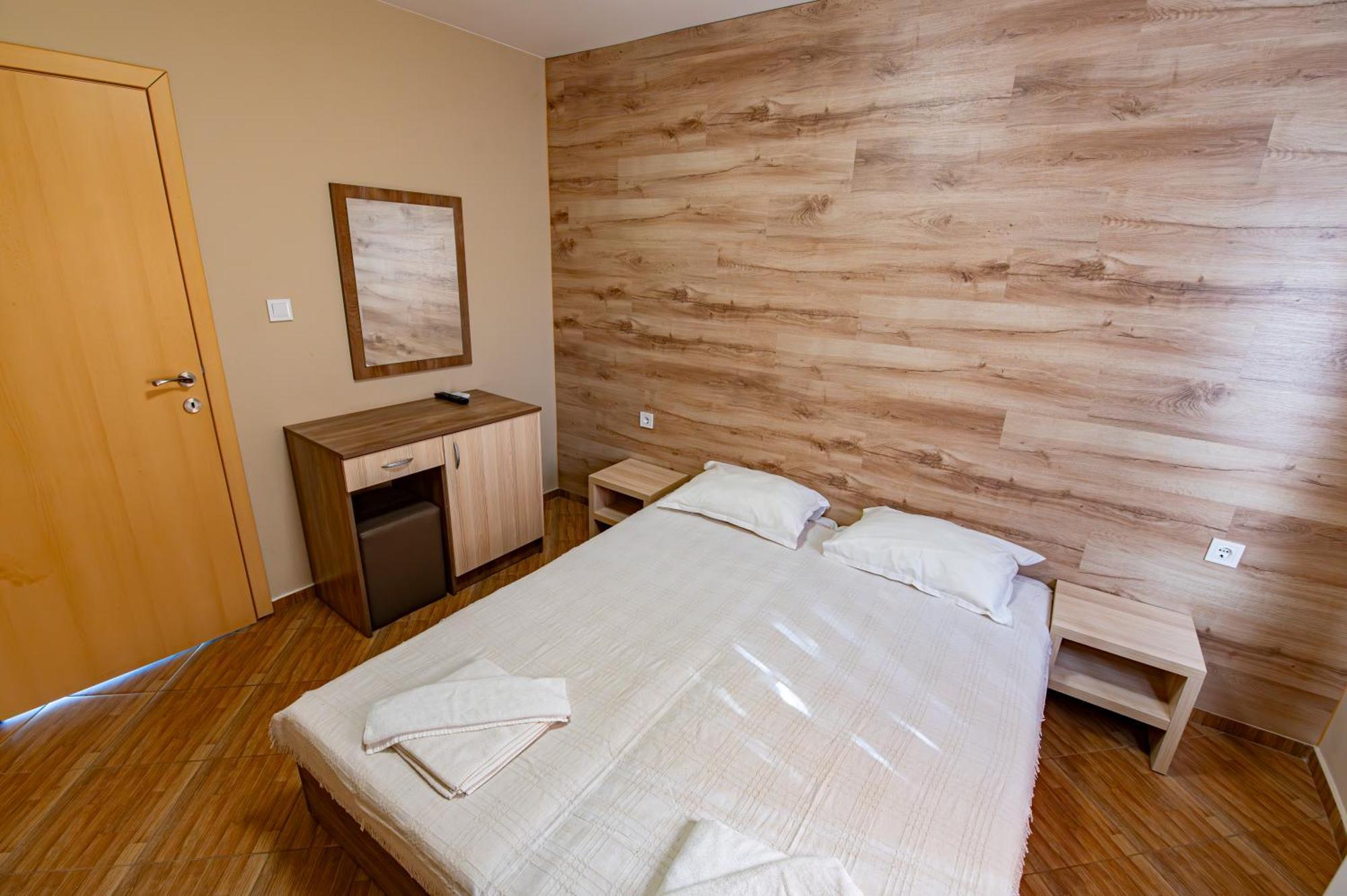 Хотелски Комплекс Саня Apriltsi  Extérieur photo