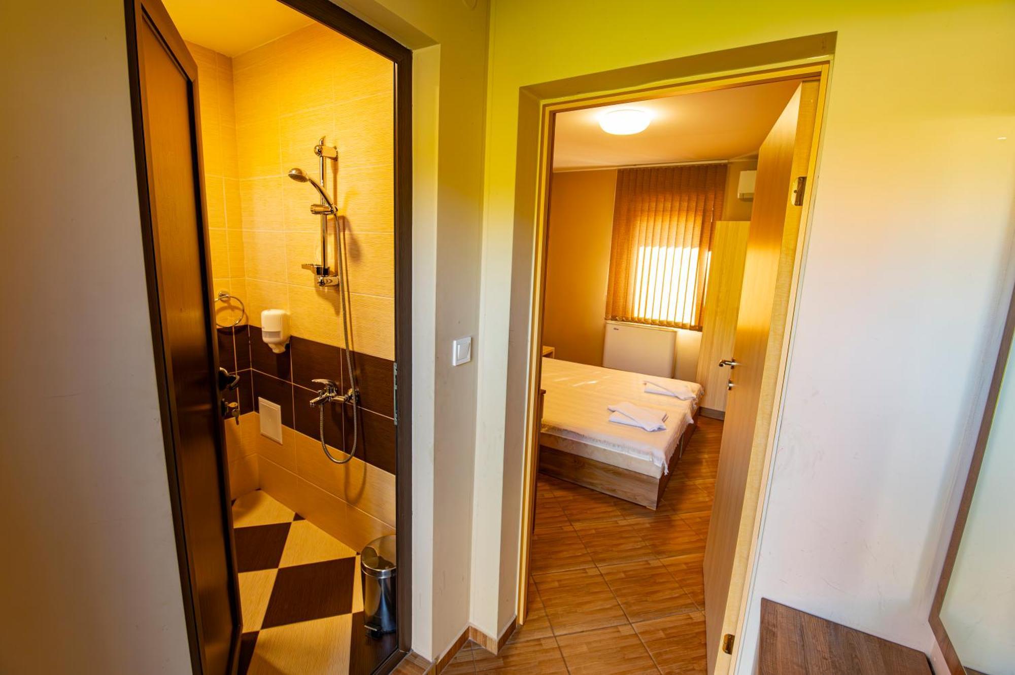 Хотелски Комплекс Саня Apriltsi  Extérieur photo