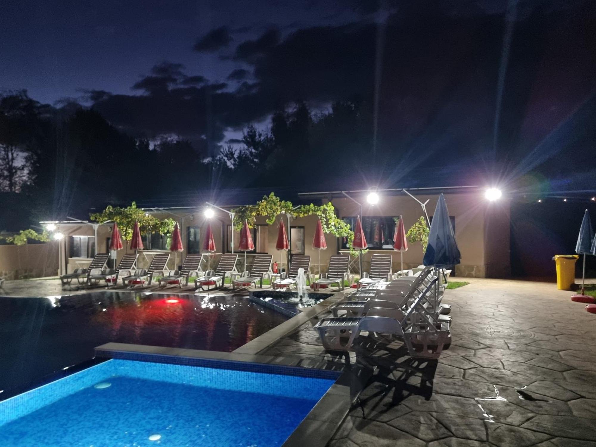 Хотелски Комплекс Саня Apriltsi  Extérieur photo